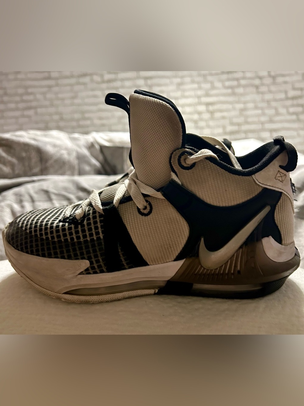 Kids Nike LeBron Witness 7